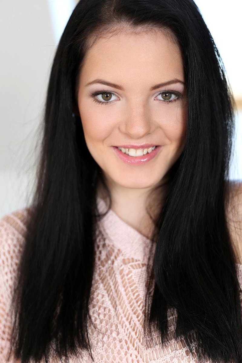 Тая, 21